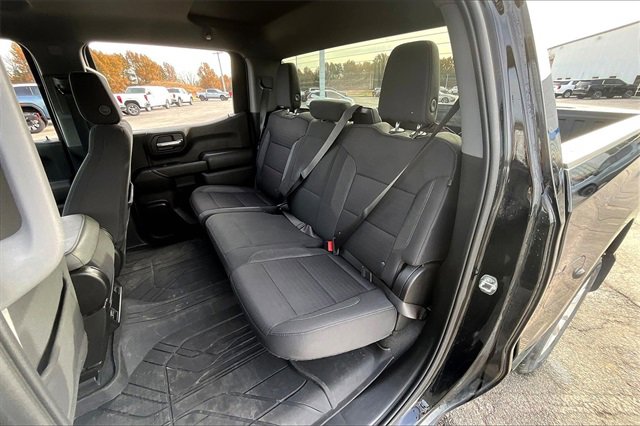 Used 2023 Chevrolet Silverado 1500 Custom image 23