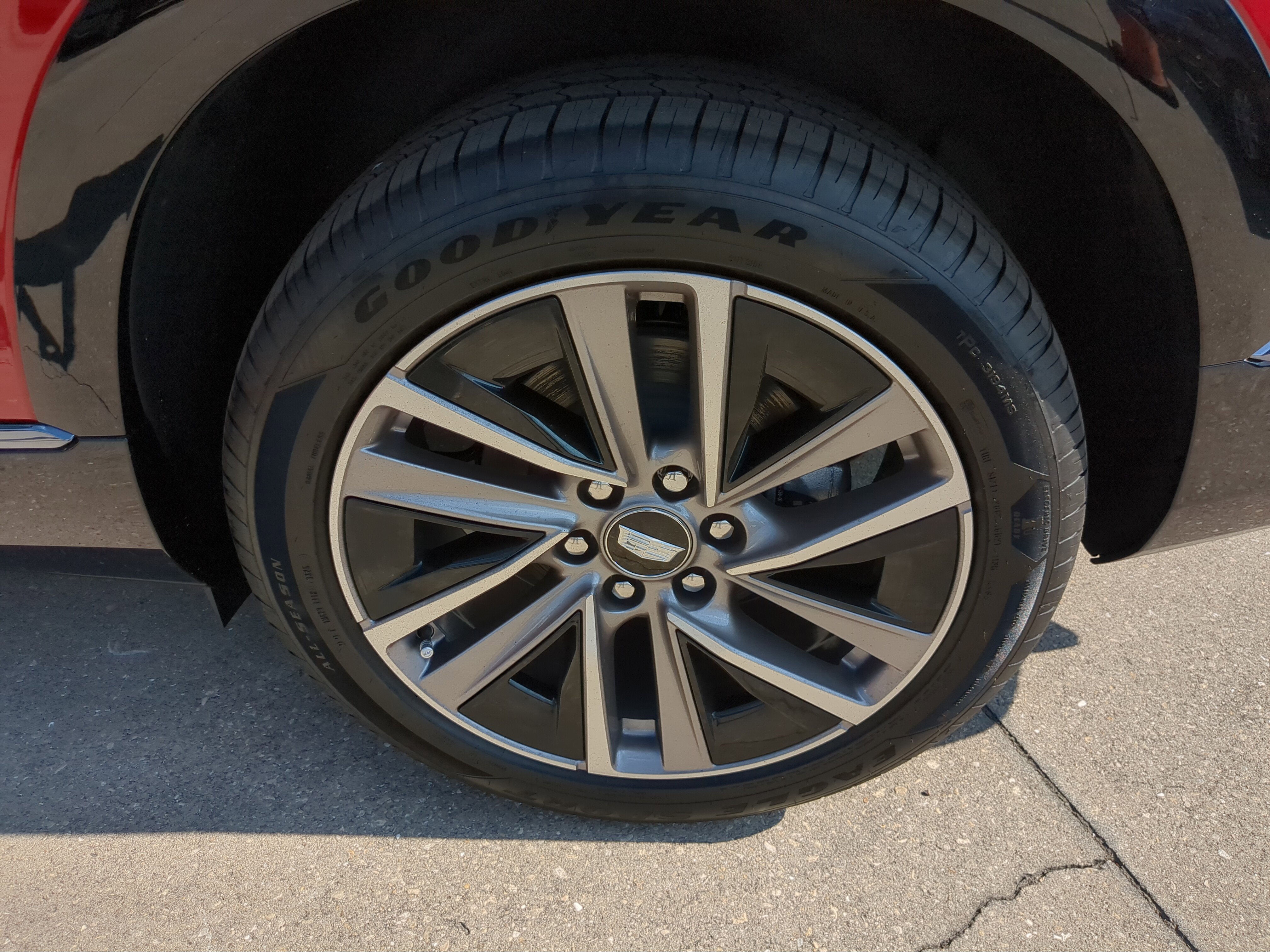 New 2026 Cadillac Vistiq Sport w/ LPO, Floor Liner Package image 35