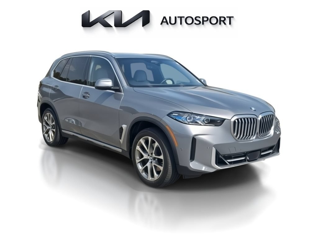 Used 2024 BMW X5 sDrive40i w/ Executive Package RWD image 3