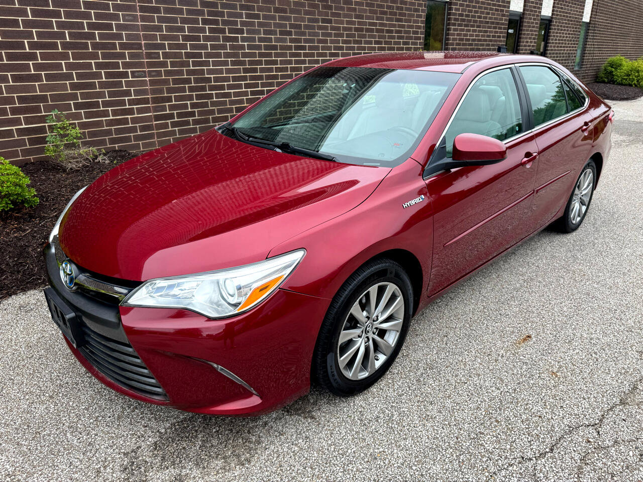 Used 2016 Toyota Camry XLE image 25