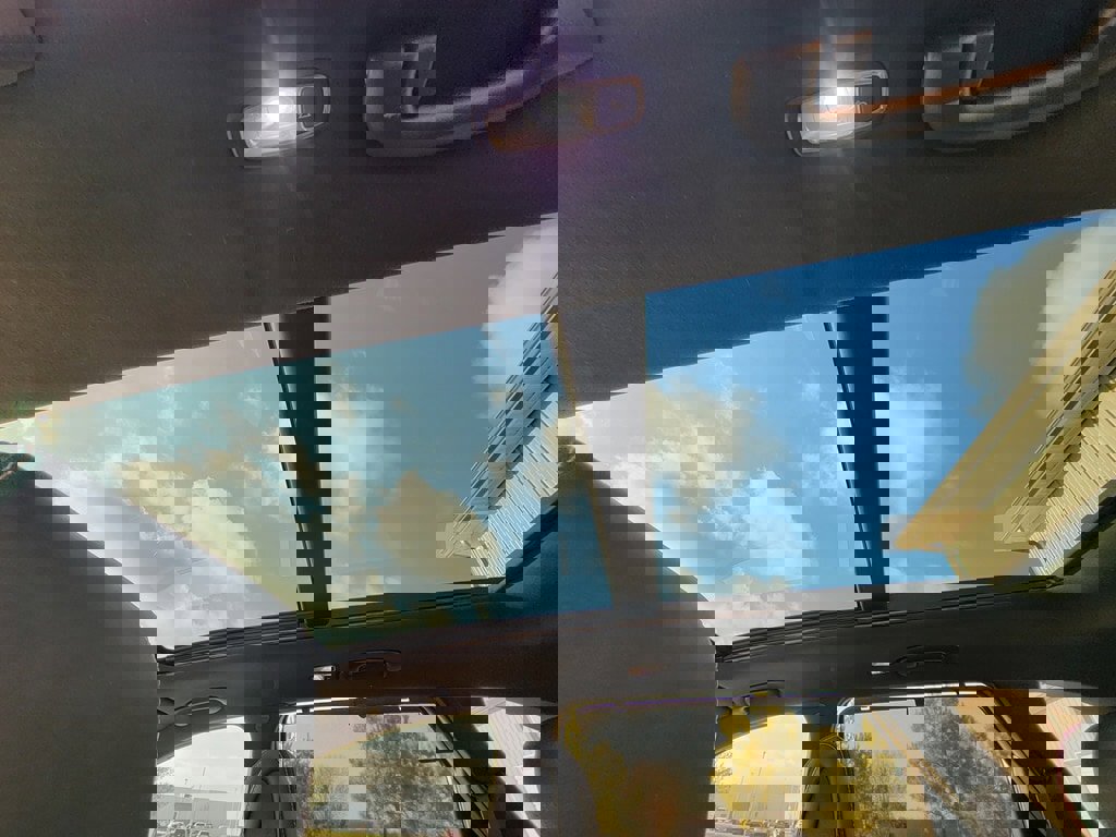 Used 2016 Kia Sorento SX image 29