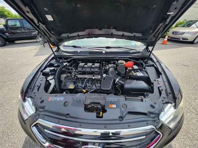 Used 2013 Ford Taurus Limited FWD image 25