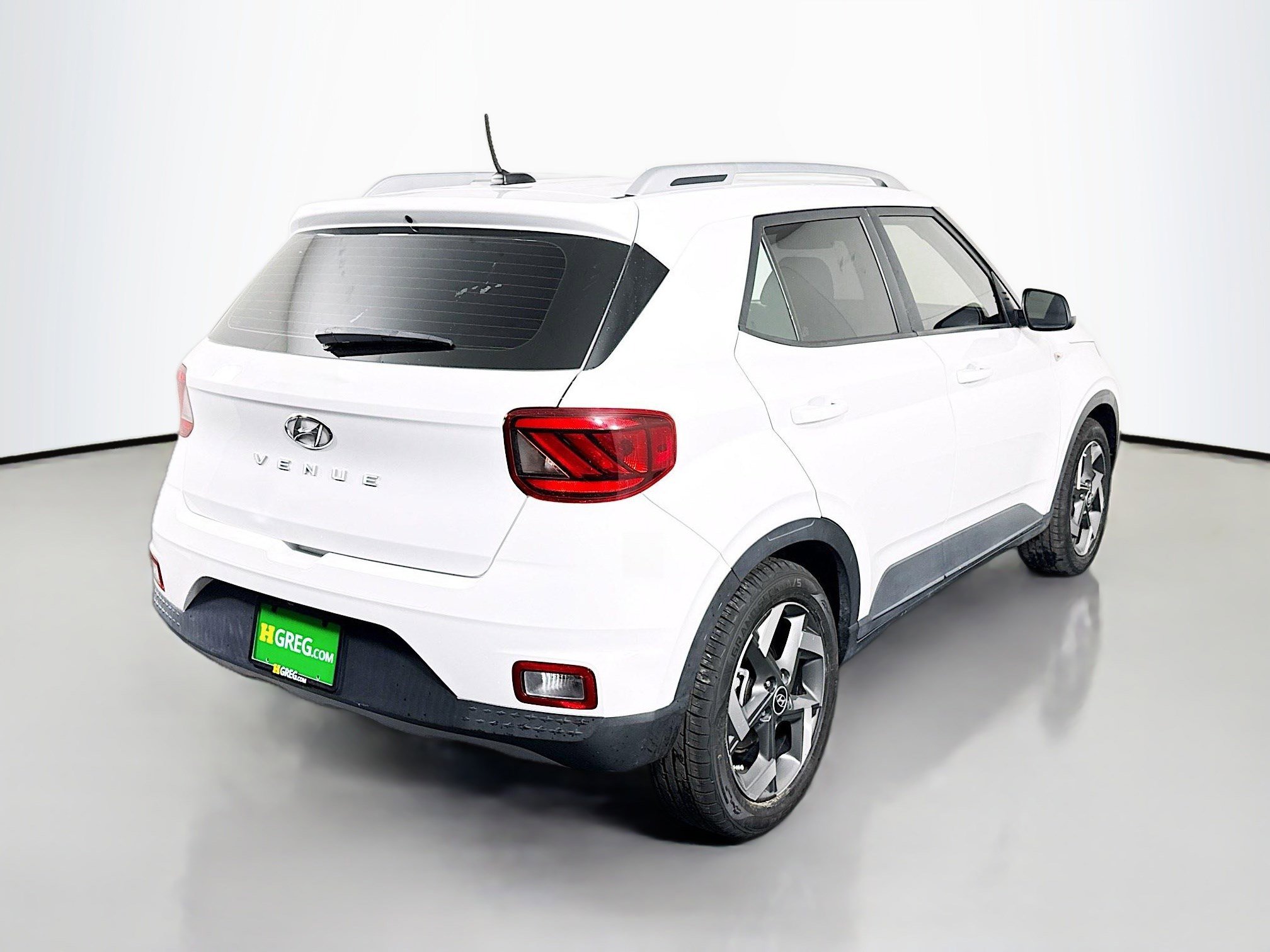 Used 2023 Hyundai Venue SEL w/ Cargo Package image 10