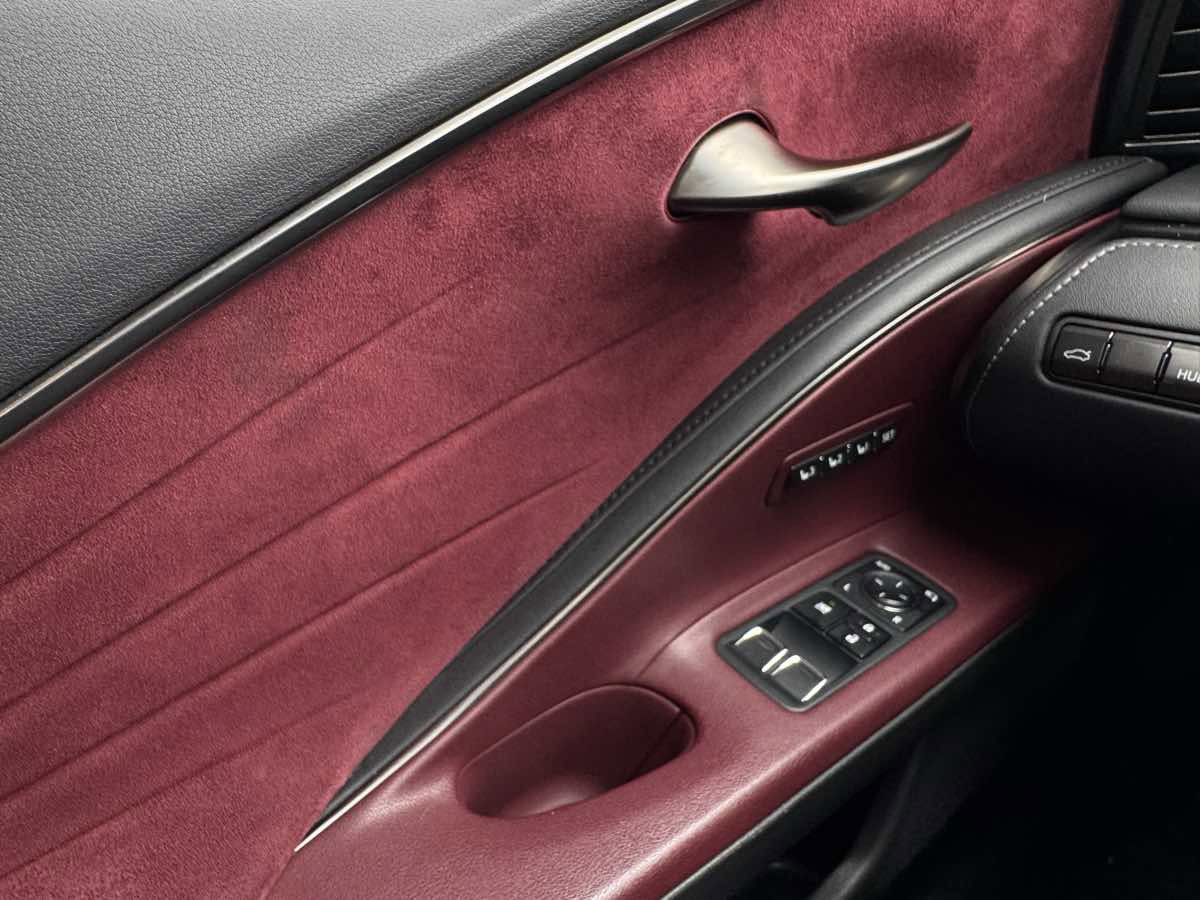 Used 2019 Lexus LC 500 Coupe w/ Touring Package image 26