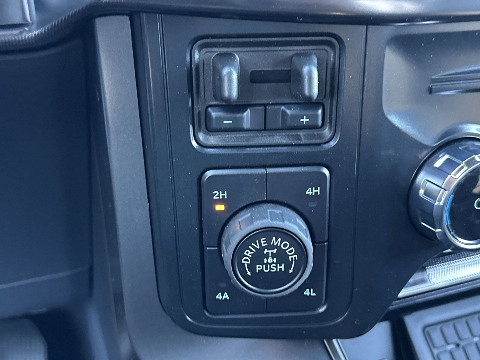 New 2025 Ford F150 Lariat w/ Equipment Group 501A Mid image 29