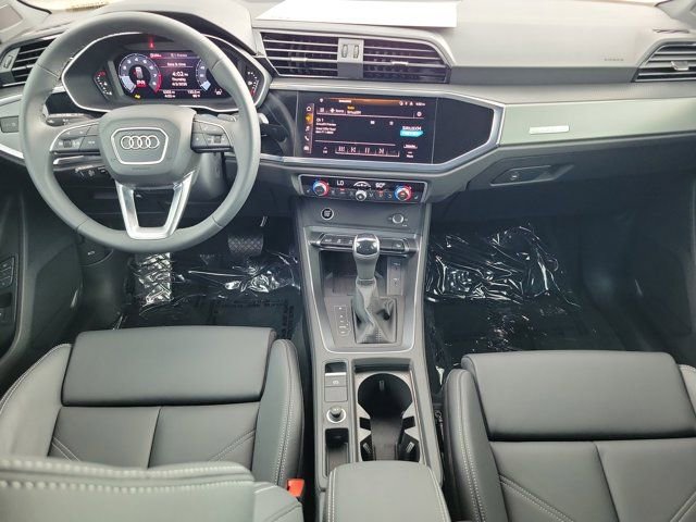 Certified 2025 Audi Q3 2.0T Premium image 2