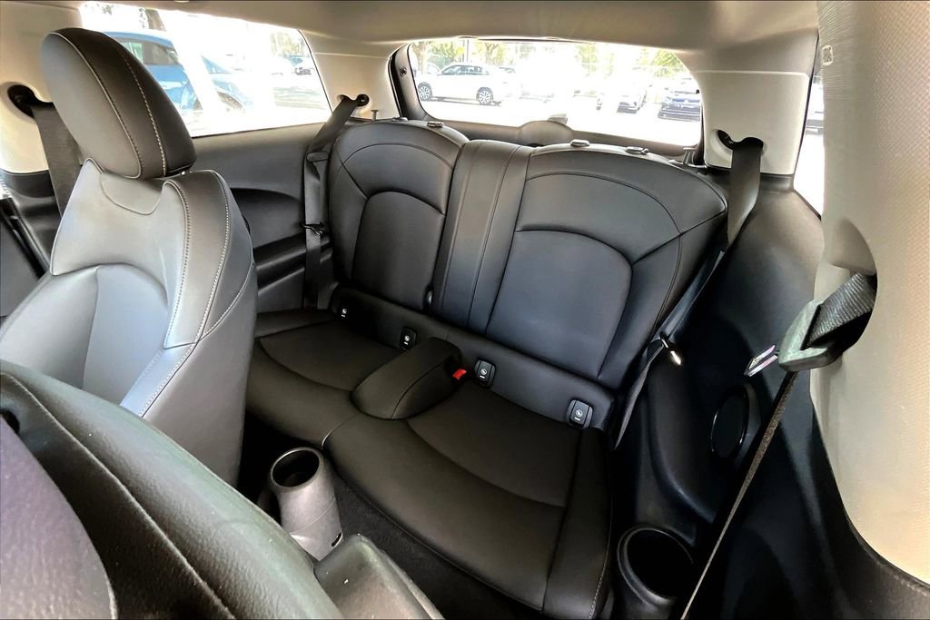 Used 2019 MINI Cooper S image 19