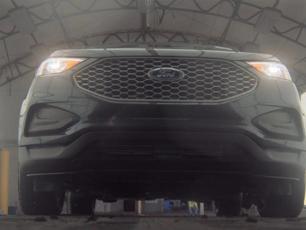 Used 2024 Ford Edge SE image 3