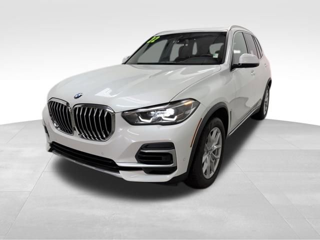 Used 2022 BMW X5 xDrive40i w/ Premium Package AWD/4WD image 2