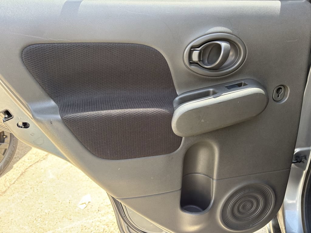 Used 2010 Nissan Cube 1.8 w/ Interior Designer Pkg FWD image 19