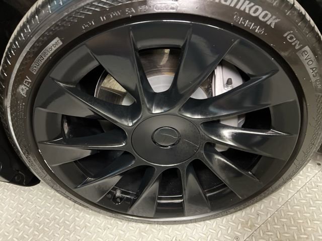 Used 2021 Tesla Model Y Long Range image 16