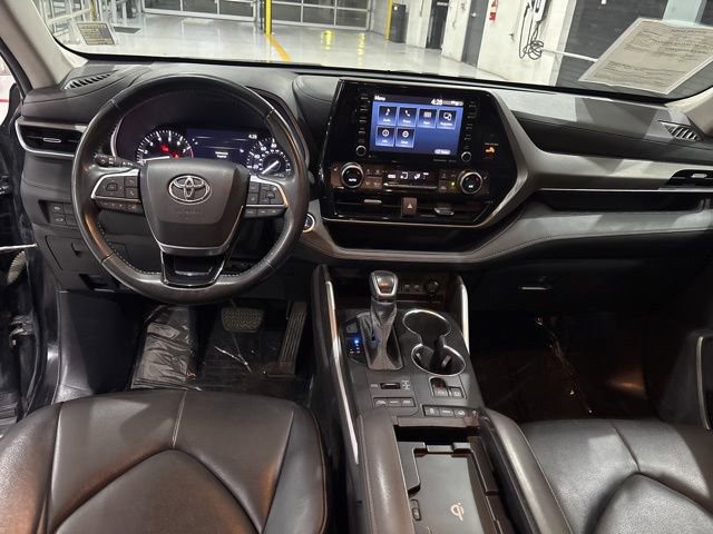 Used 2021 Toyota Highlander XLE image 26
