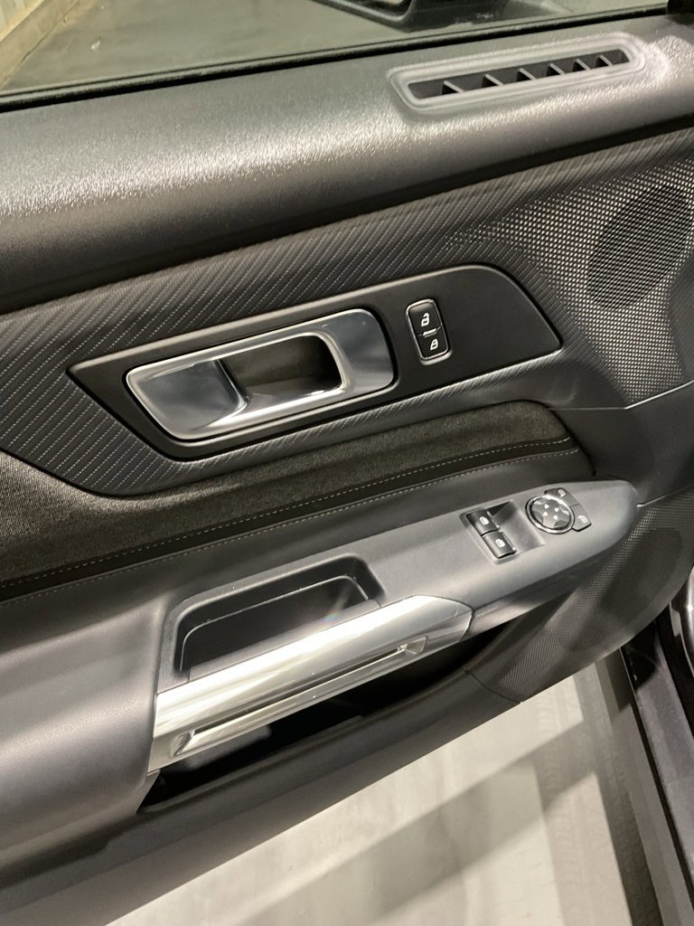 Used 2024 Ford Mustang EcoBoost image 7