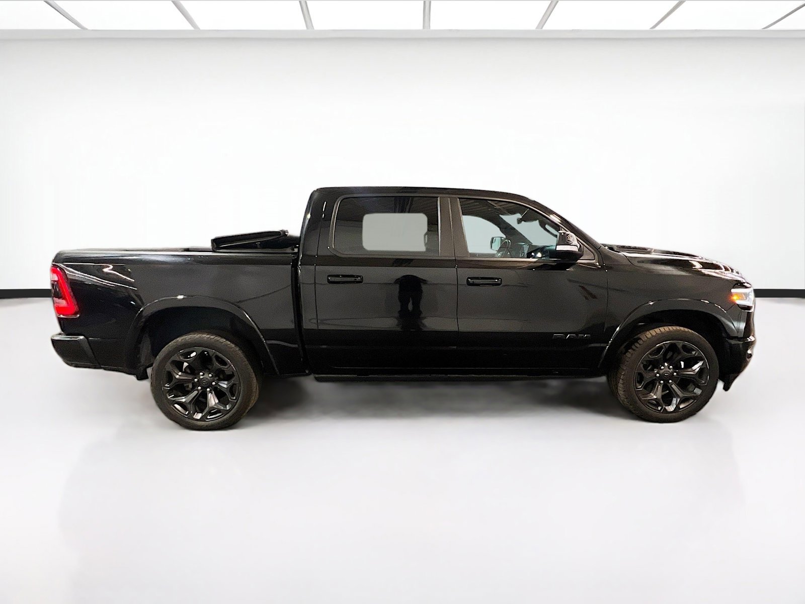 Used 2020 RAM 1500 Limited w/ Black Appearance Package image 24