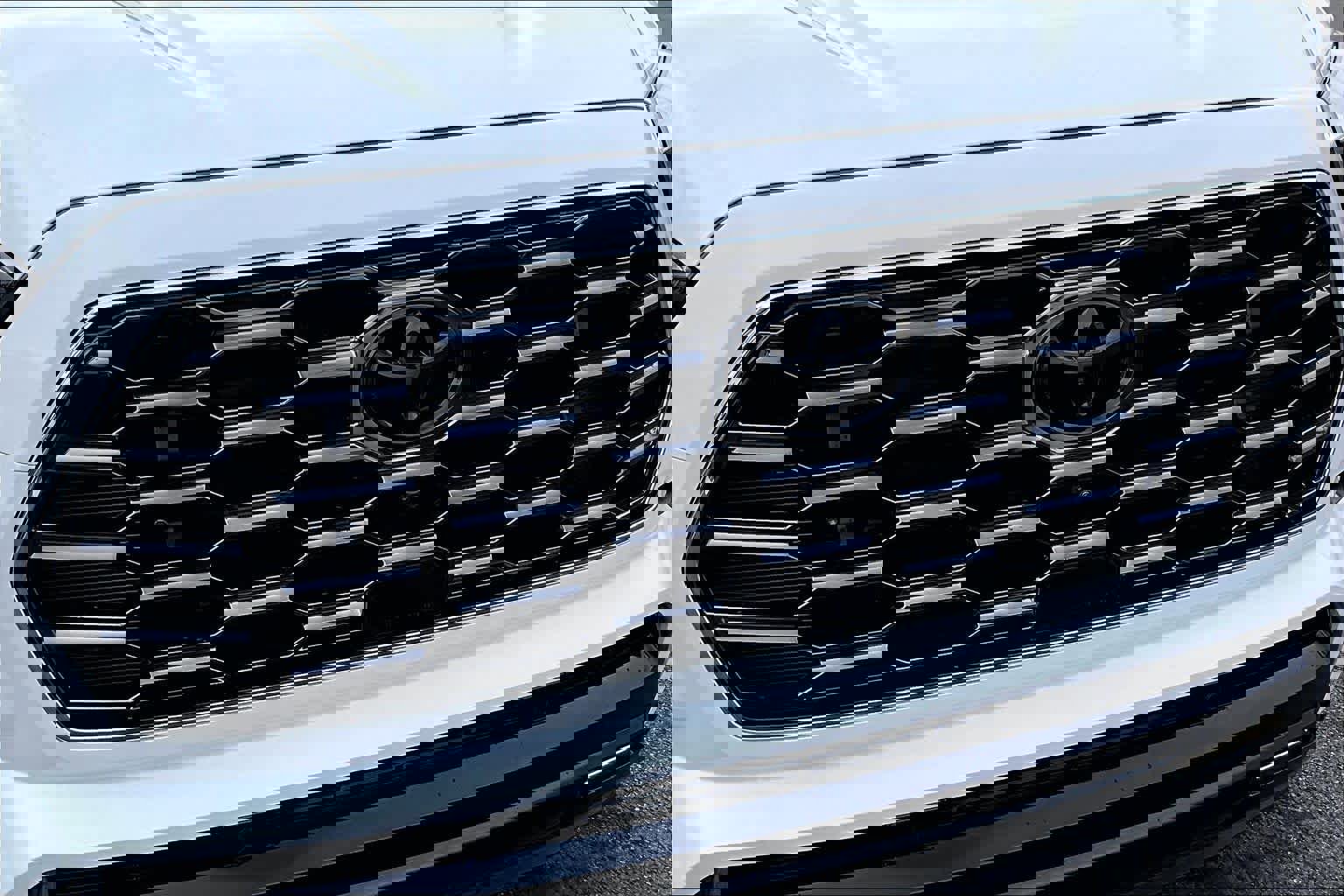 Used 2025 Toyota Sequoia Platinum image 28