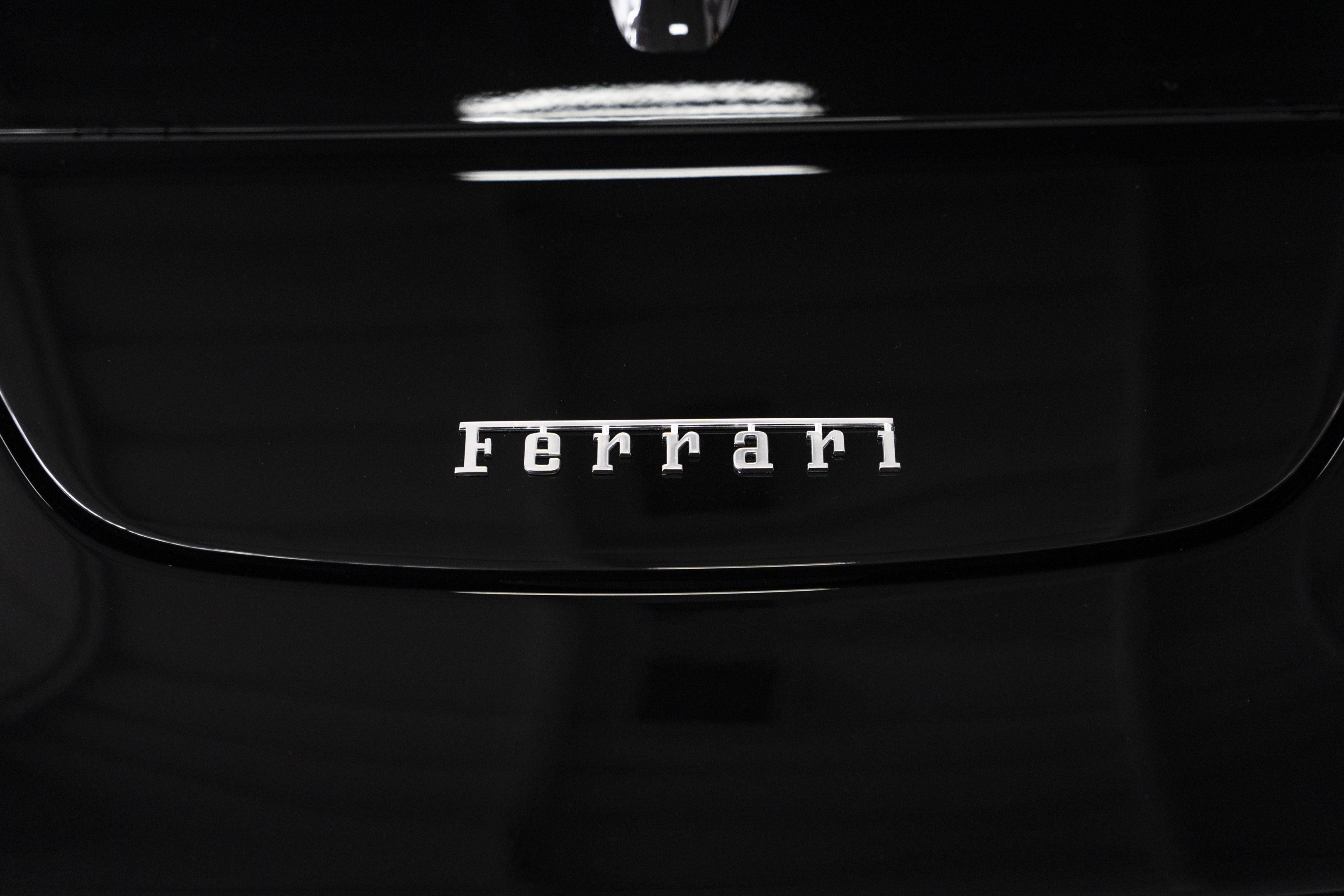 Used 2026 Ferrari Roma Spider RWD image 16