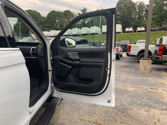 Certified 2025 Ford Expedition Platinum AWD/4WD image 16