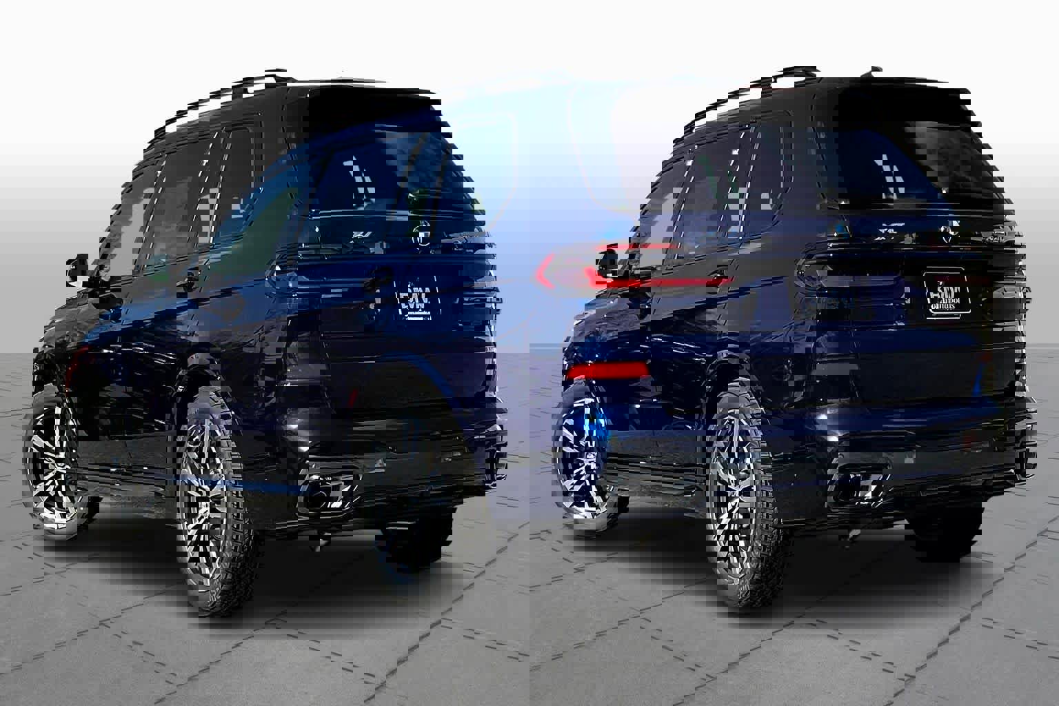 Used 2026 BMW X7 xDrive40i w/ M Sport Package image 11