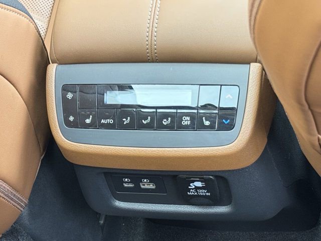 Used 2025 Nissan Pathfinder Platinum w/ Cargo Package image 19