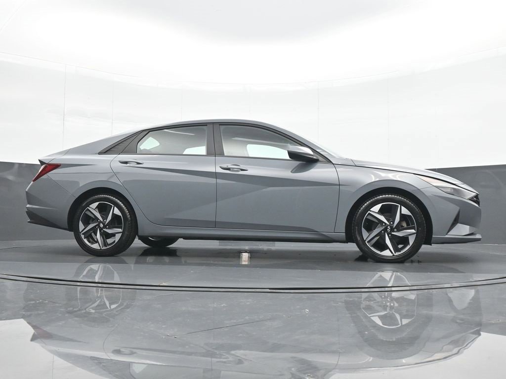 Used 2023 Hyundai Elantra SEL w/ Convenience Package image 22