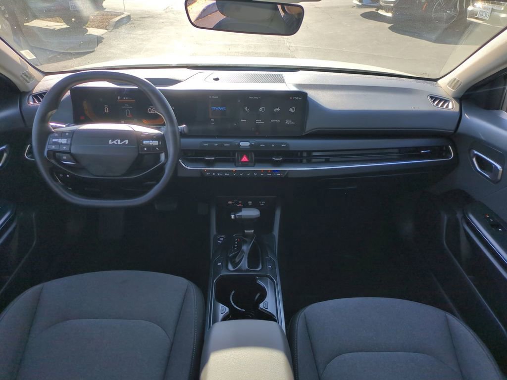 Used 2025 Kia K4 FWD image 25
