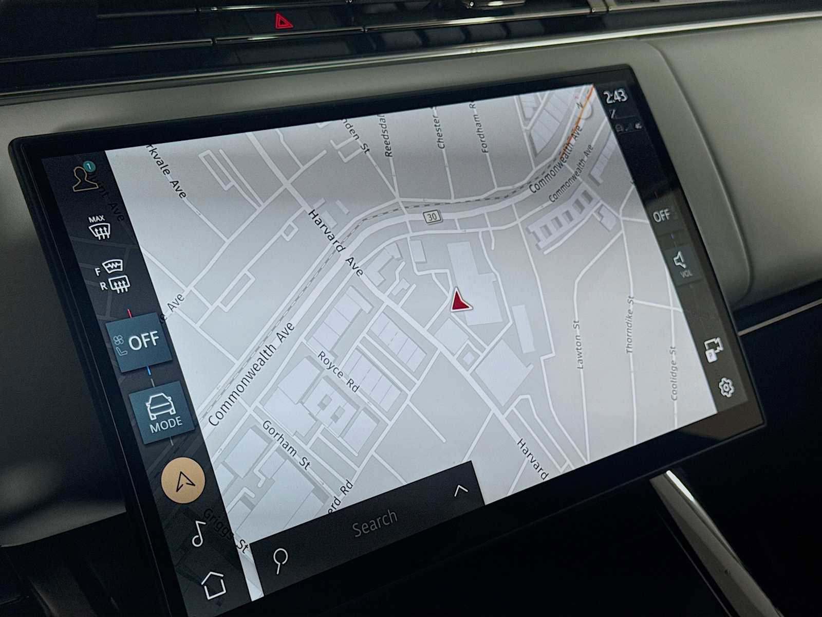 Used 2024 Land Rover Range Rover Sport SE image 16