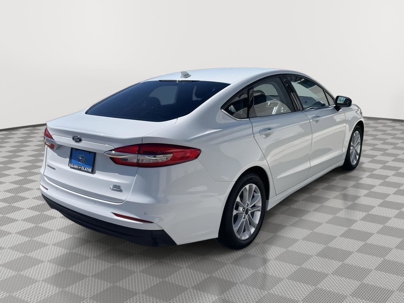 Used 2020 Ford Fusion SE image 7
