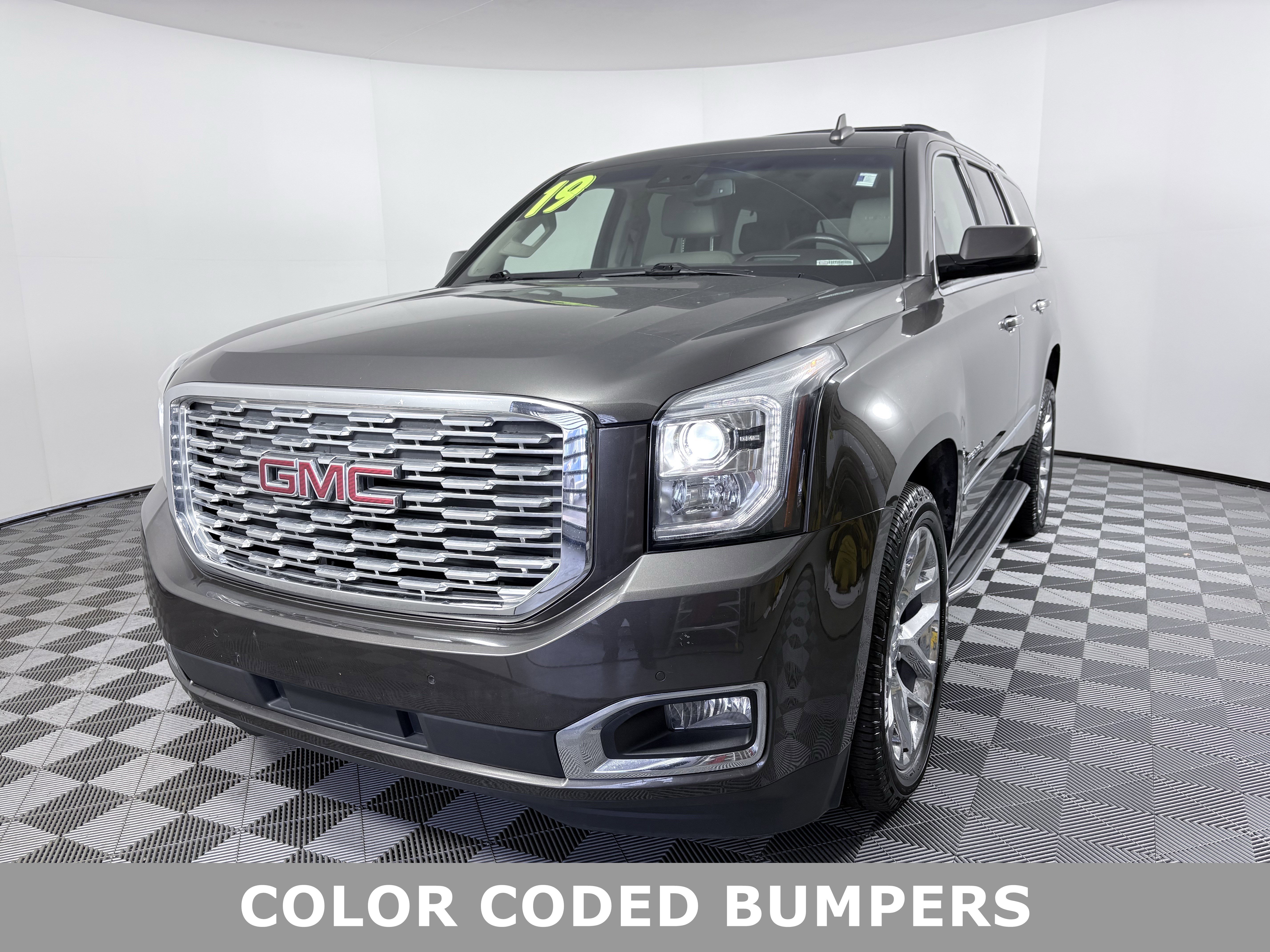Used 2019 GMC Yukon Denali image 2