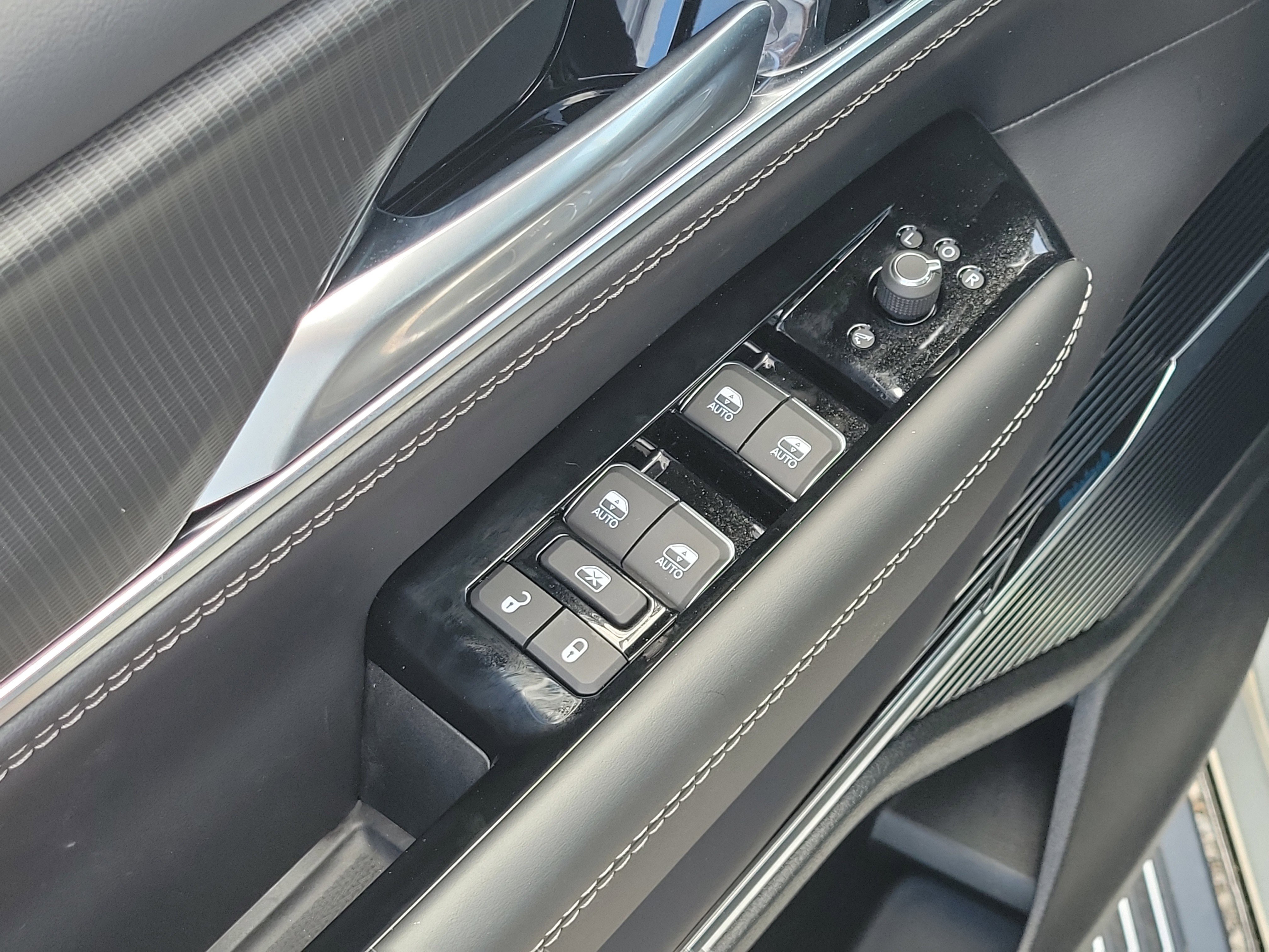 New 2026 Jeep Grand Wagoneer Summit image 17