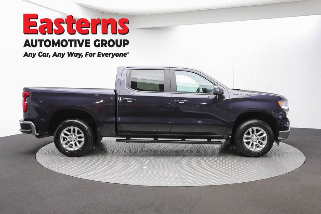Used 2022 Chevrolet Silverado 1500 LT AWD/4WD image 4