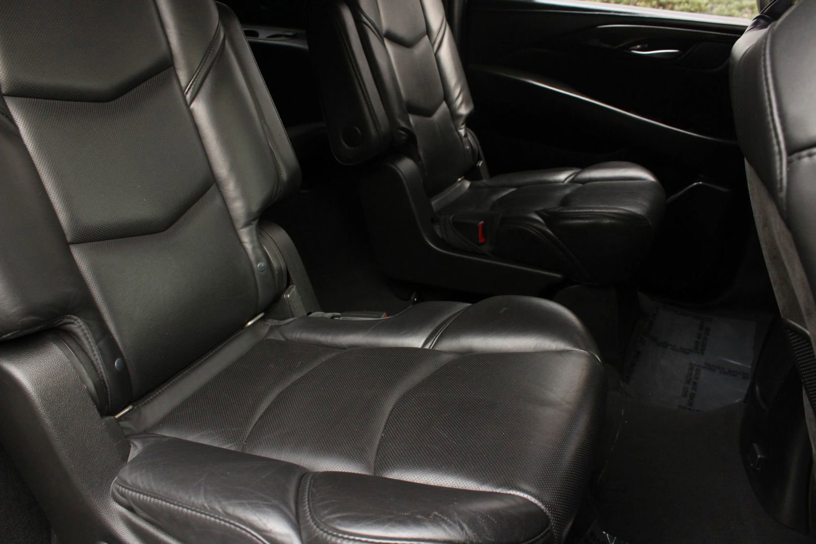 Used 2017 Cadillac Escalade ESV Platinum AWD/4WD image 21