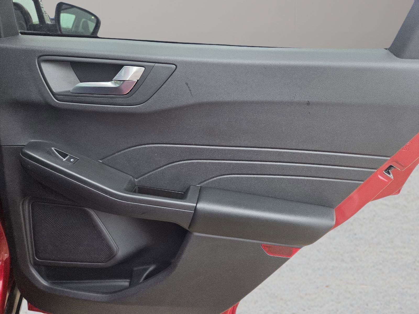 Used 2022 Ford Escape Titanium w/ Class II Trailer Tow Package image 31