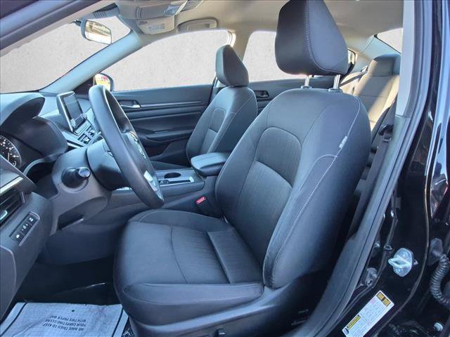 Used 2025 Nissan Altima 2.5 SV FWD image 17
