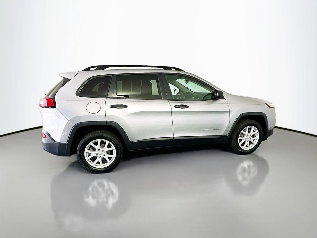 Used 2016 Jeep Cherokee Sport FWD image 8