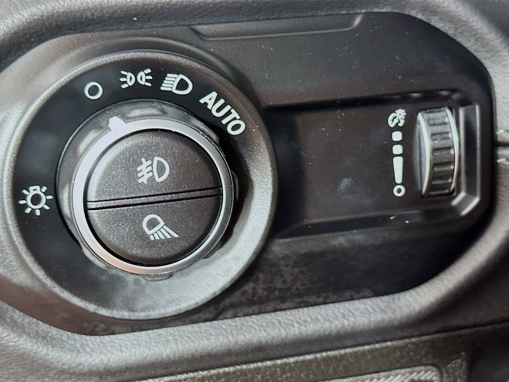 Certified 2025 Jeep Gladiator Sport AWD/4WD image 18