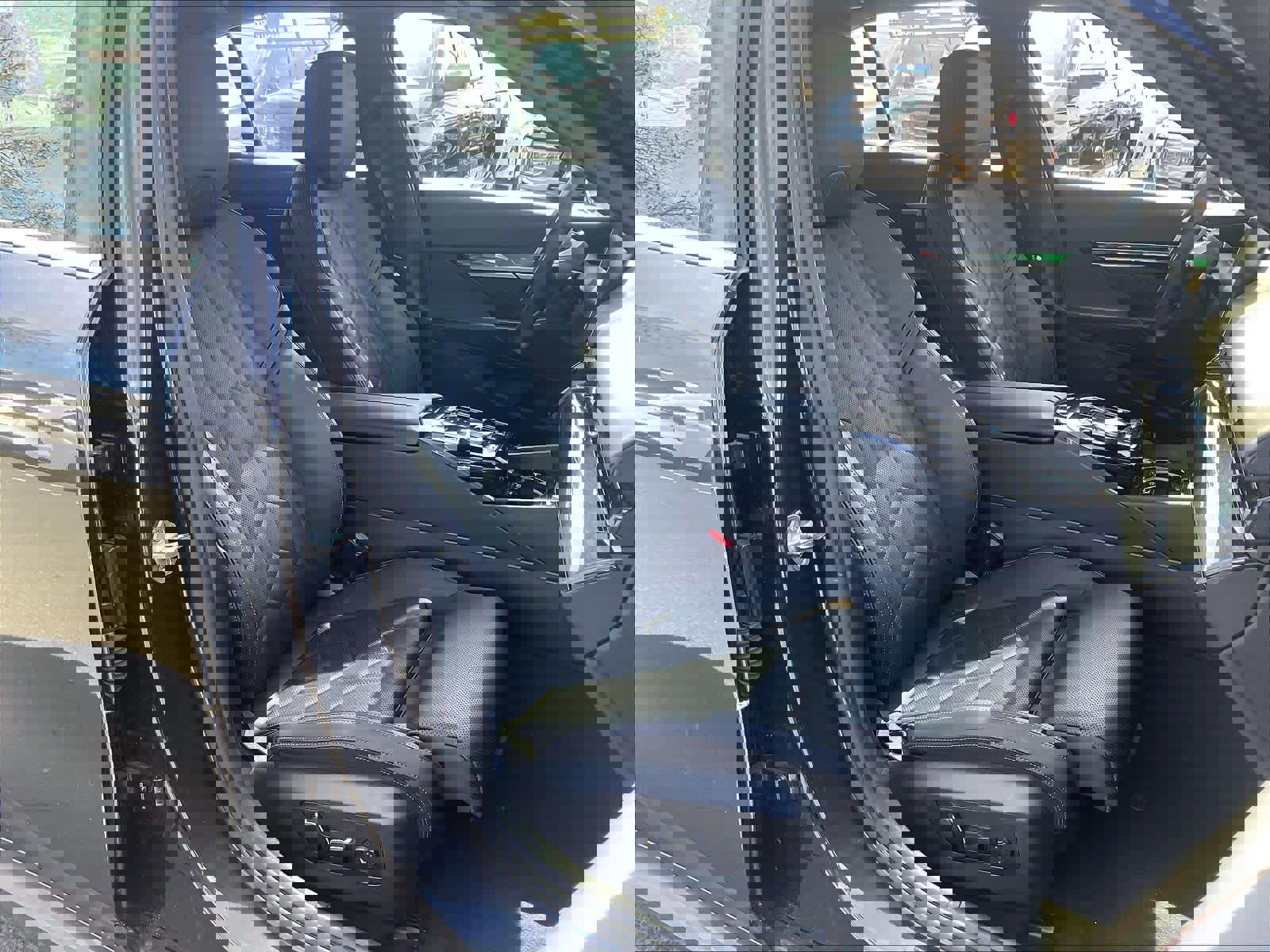 Used 2024 BMW i5 eDrive40i w/ Premium Package image 10