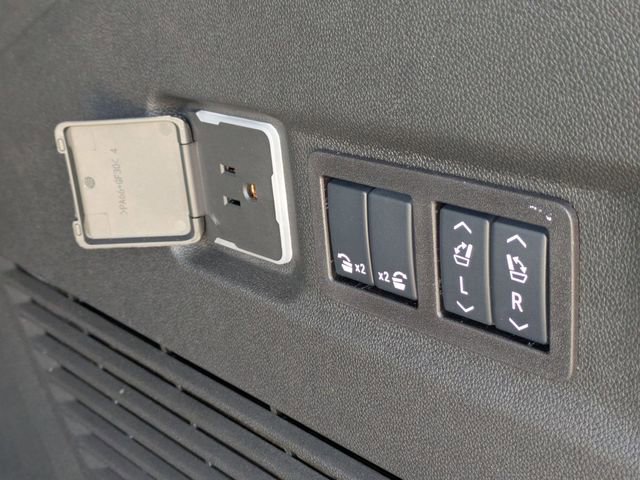 New 2026 Chevrolet Suburban LT w/ Comfort Package image 33