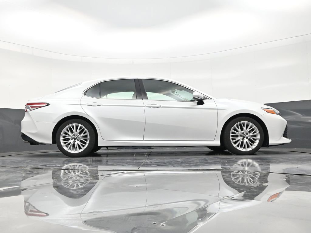 Used 2018 Toyota Camry XLE FWD image 25