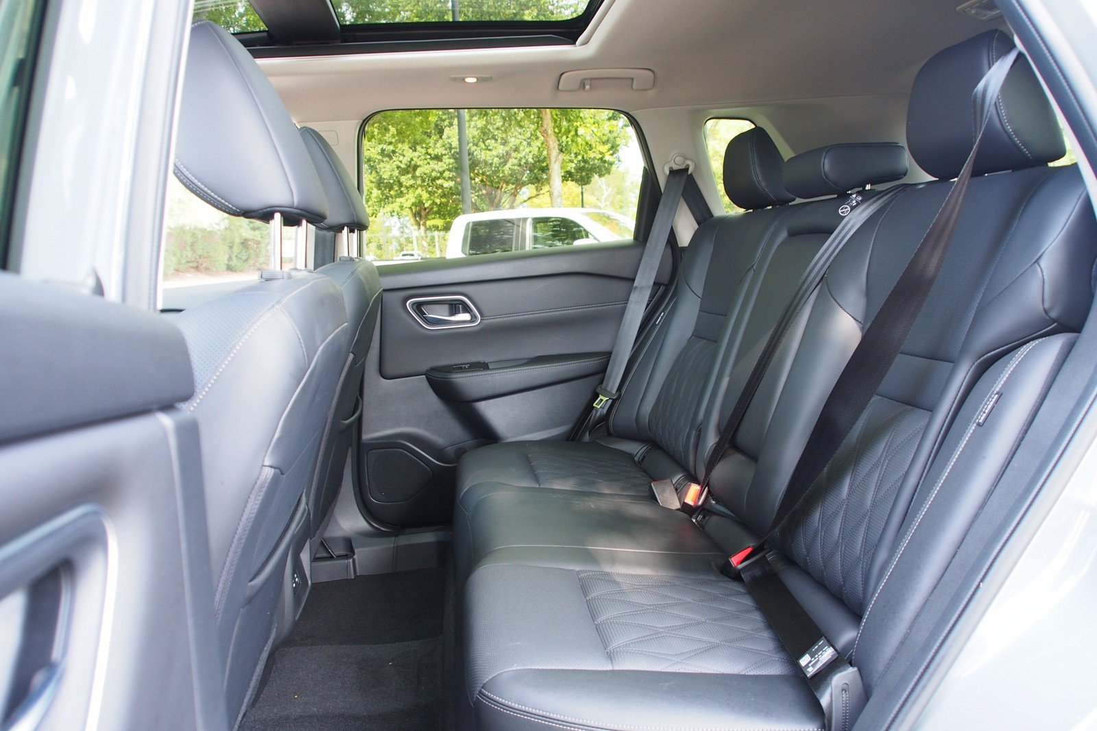 Used 2024 Nissan Rogue Platinum FWD image 20