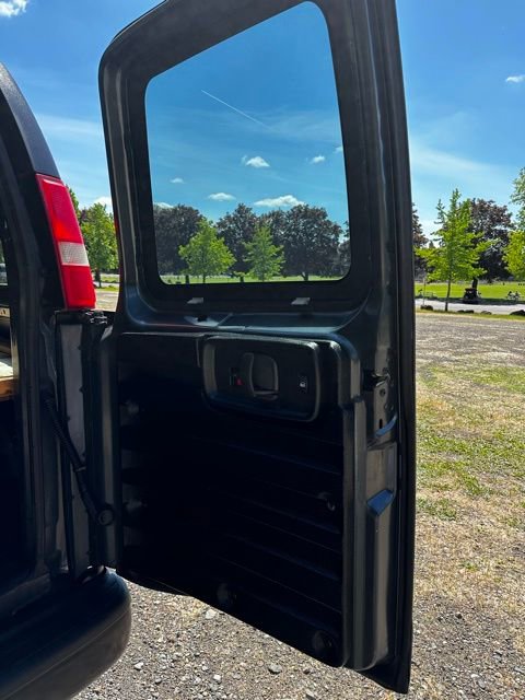 Used 2015 Chevrolet Express 2500 RWD image 25