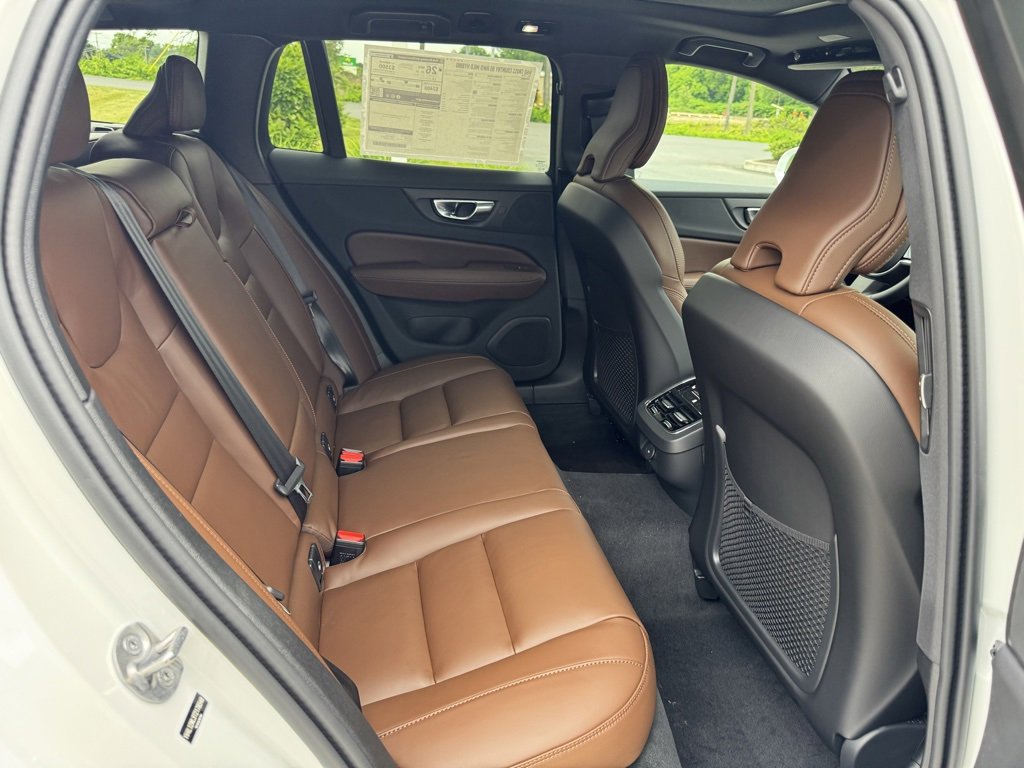 New 2026 Volvo V60 B5 Cross Country Ultra w/ Climate Package image 27