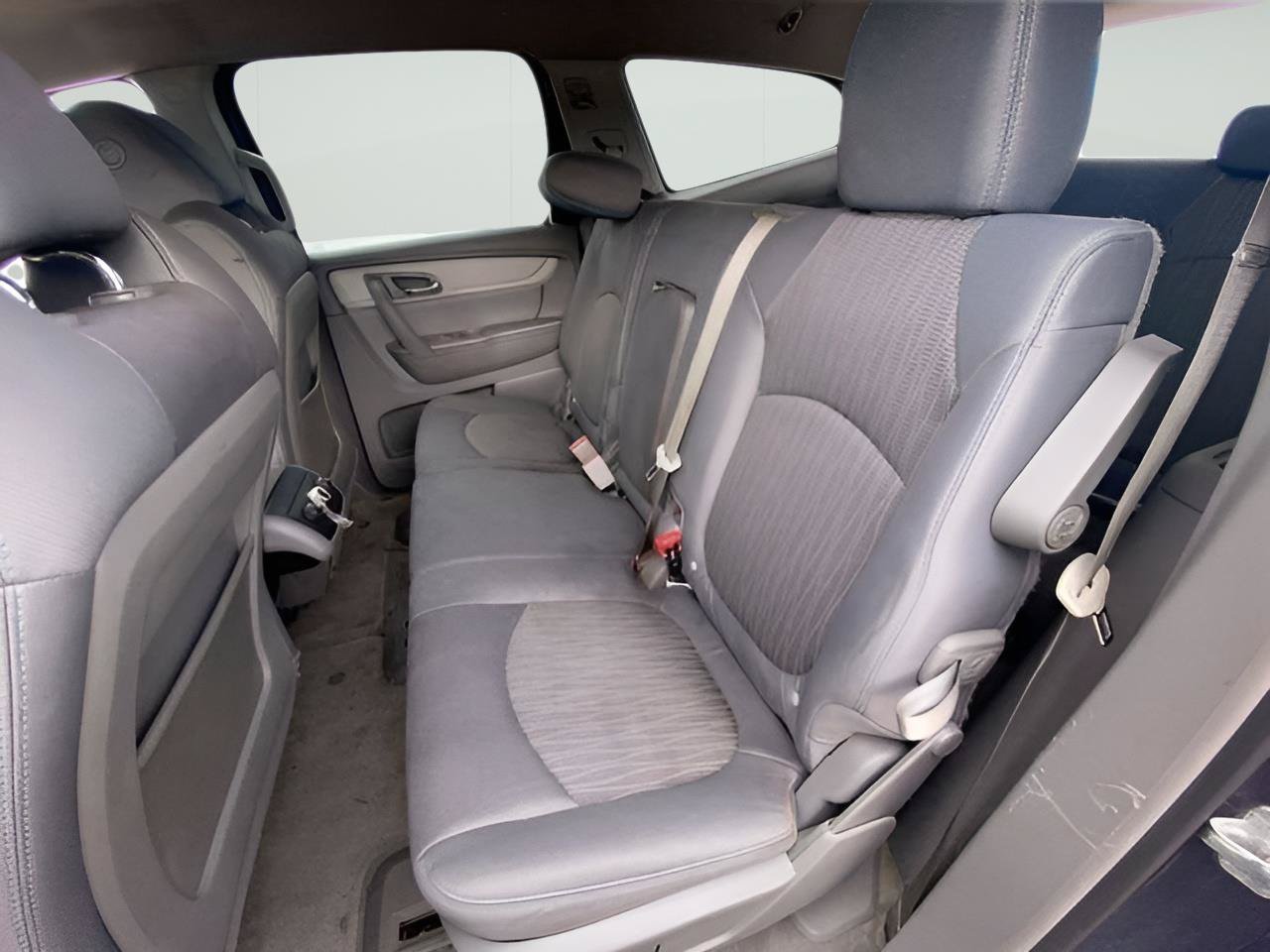 Used 2013 Chevrolet Traverse LS FWD image 6
