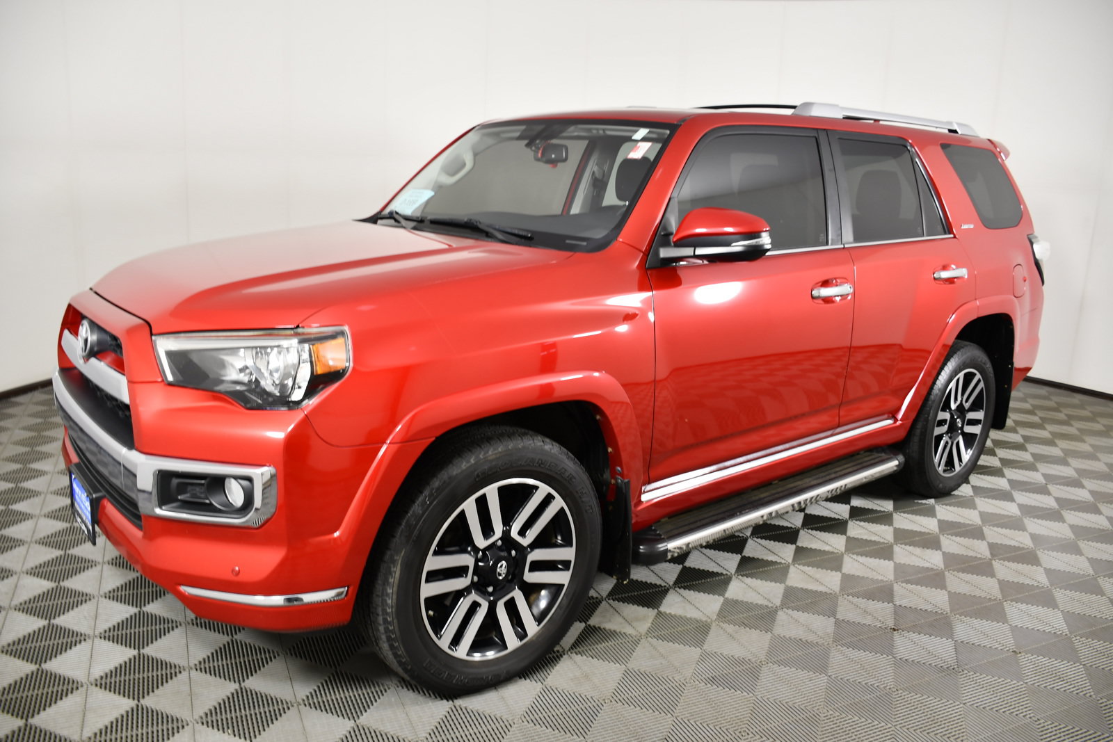Used 2018 Toyota 4Runner Limited w/ Convenience Package AWD/4WD image 10
