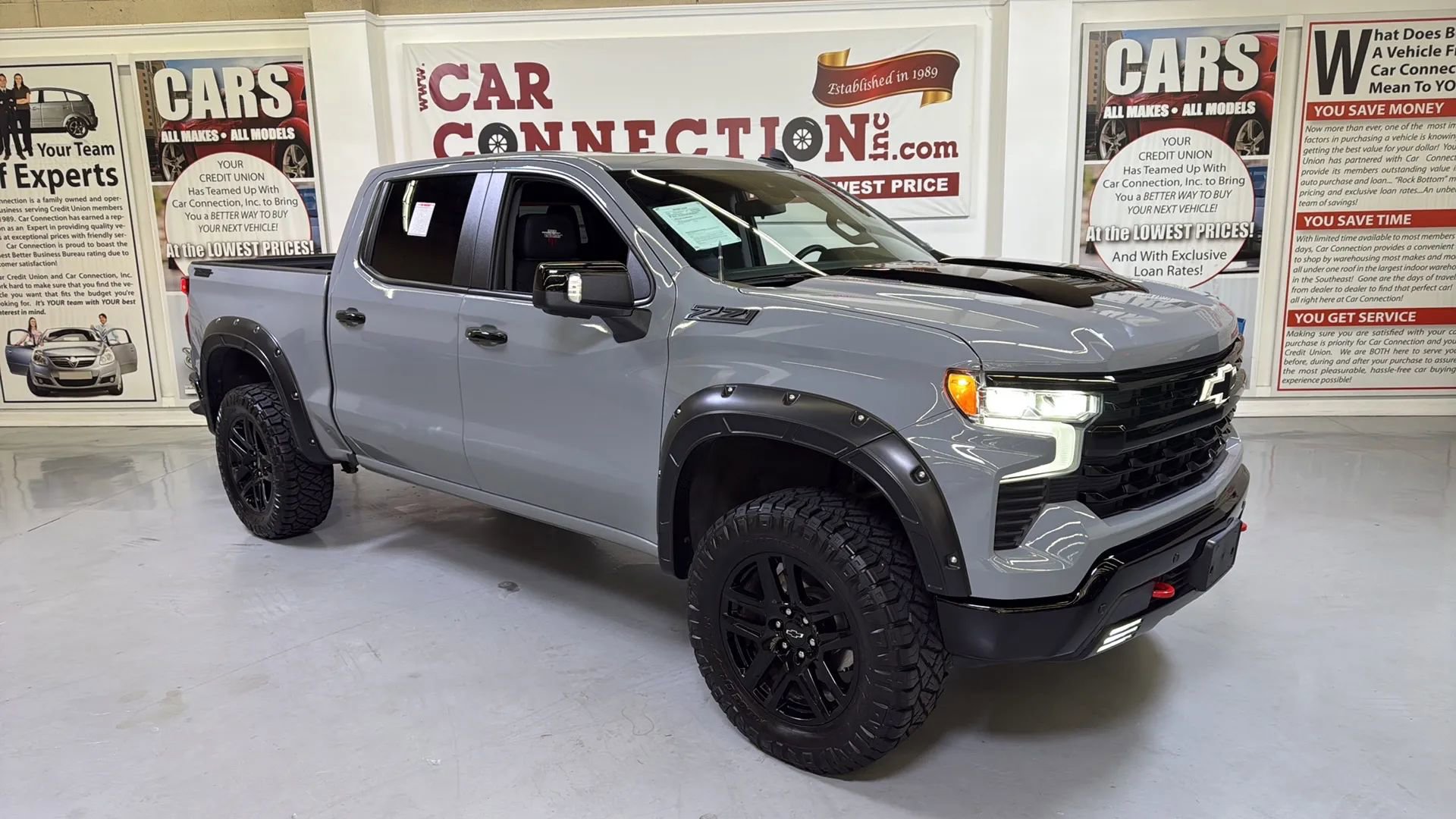 Used 2024 Chevrolet Silverado 1500 LT Trail Boss w/ LT Trail Boss Premium Package image 1