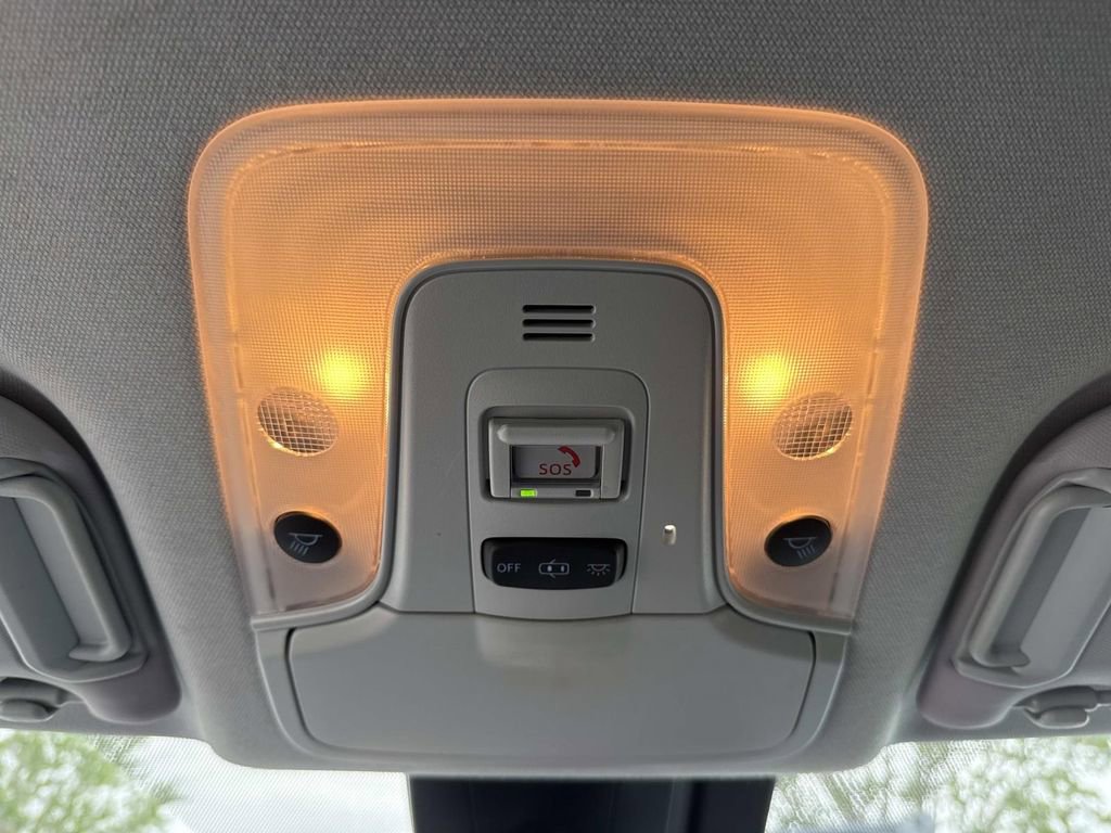 Used 2022 Toyota Prius FWD image 44