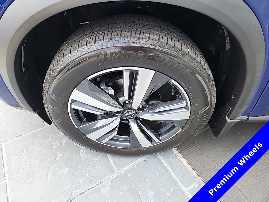 Used 2023 Nissan Rogue SL w/ SL Premium Package image 6