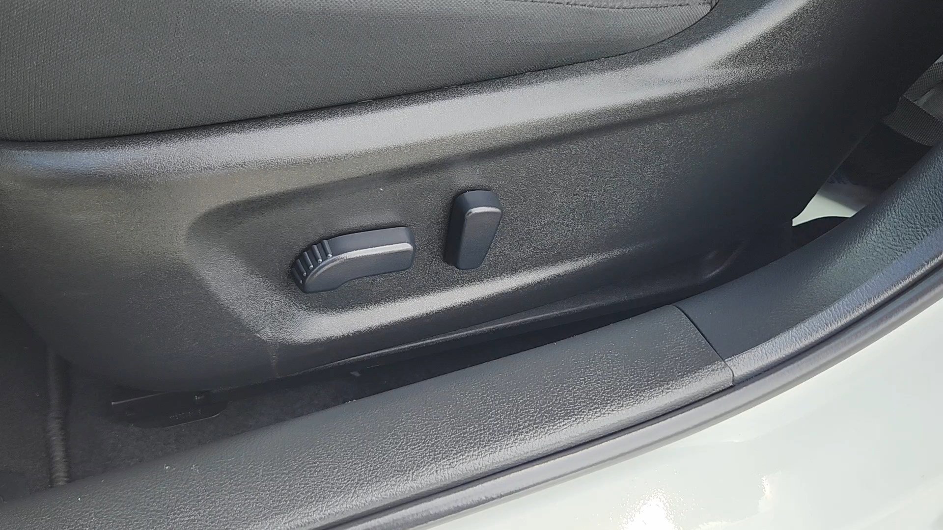 Used 2025 Nissan Altima 2.5 SV FWD image 9