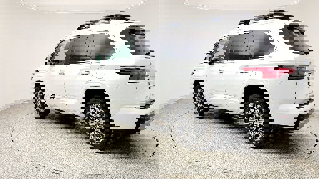 Used 2024 Toyota Sequoia Capstone image 7