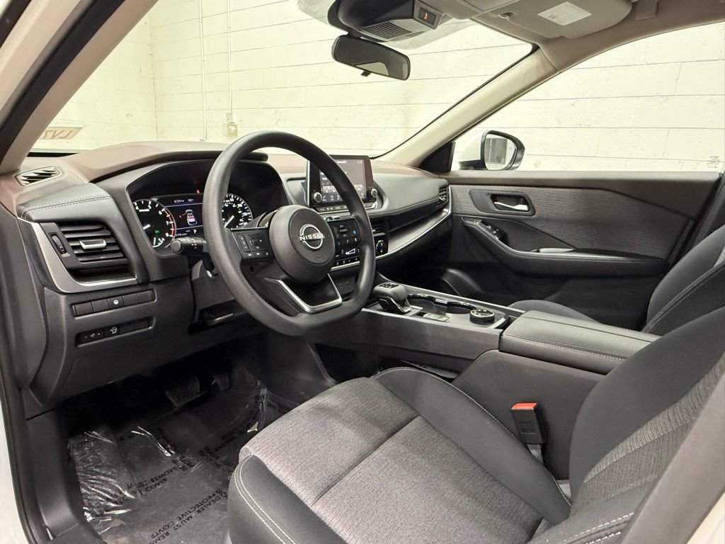 Used 2023 Nissan Rogue SV AWD/4WD image 21