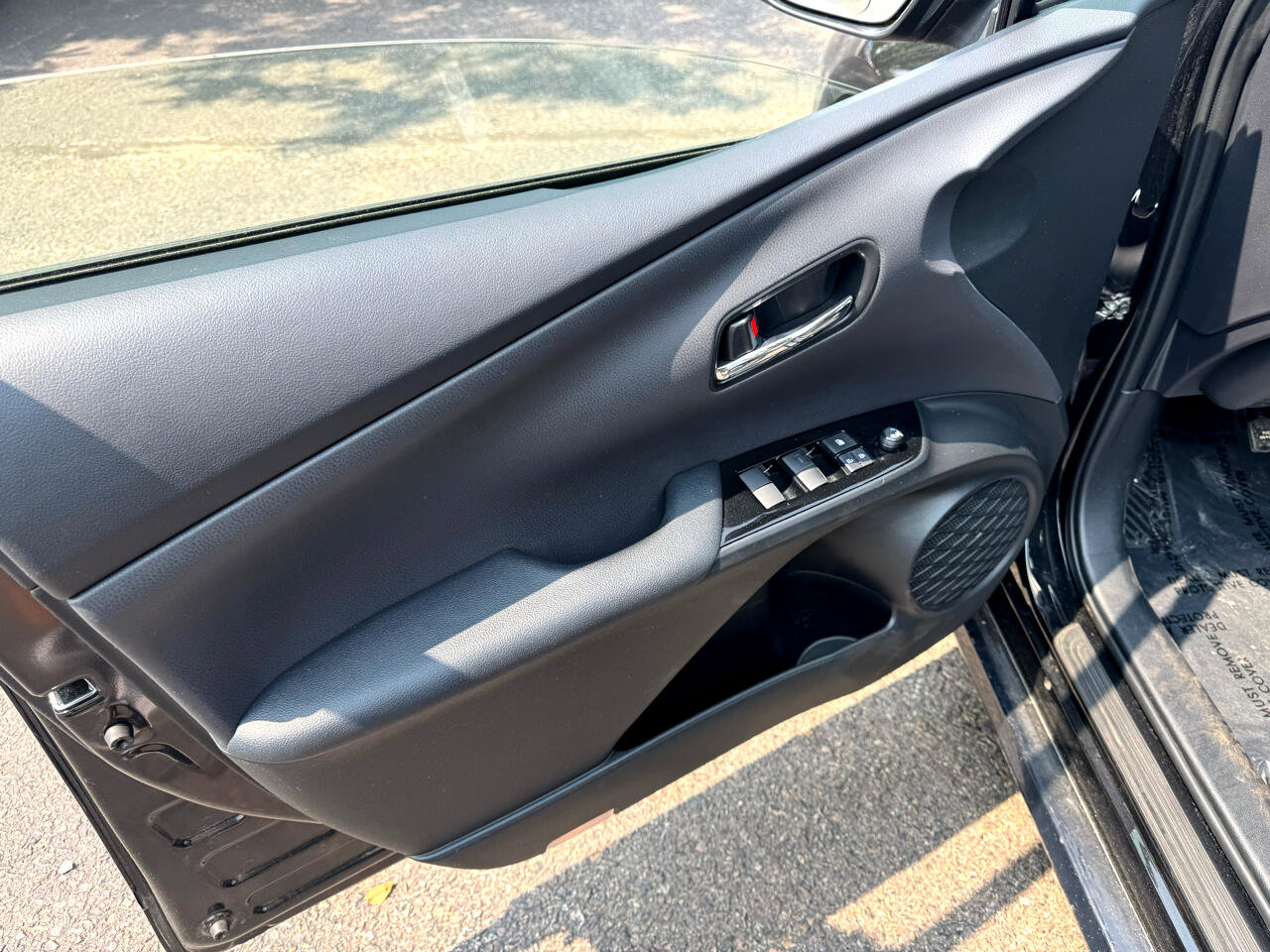 Used 2022 Toyota Prius Prime XLE image 9